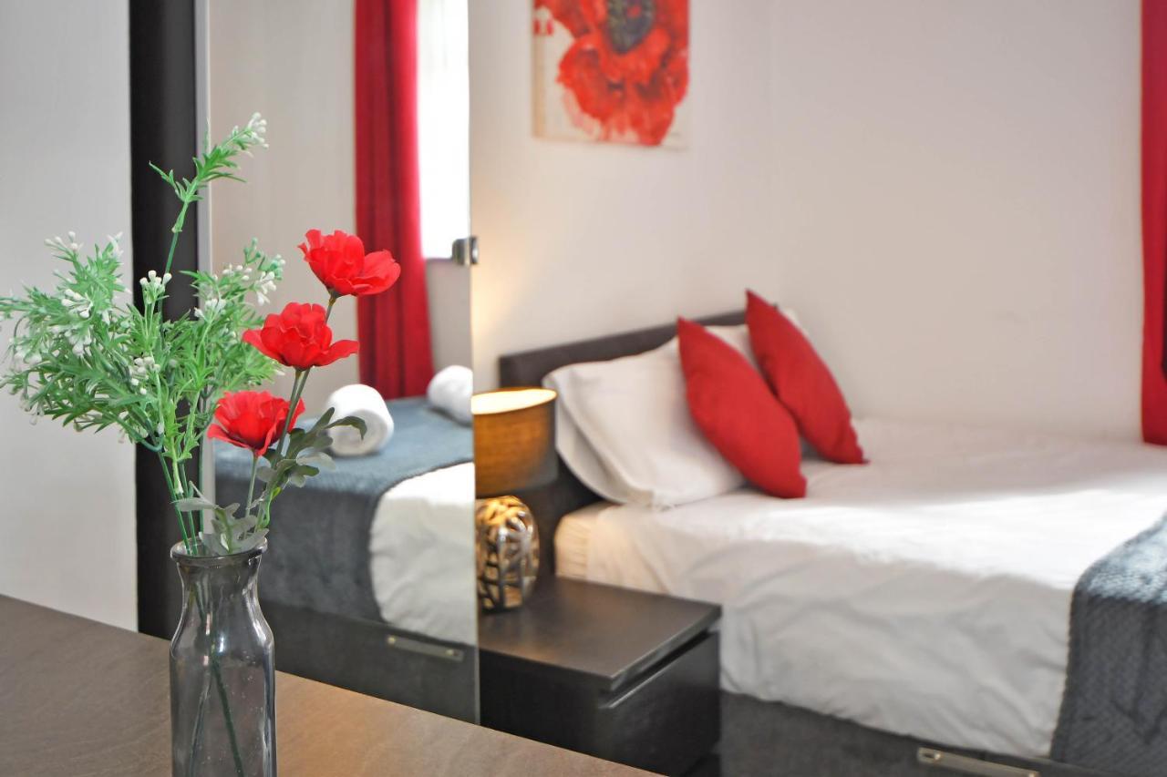 Apartment Smithfield By Yourstays - Gated With Private Car Park In Centre Stoke-on-Trent