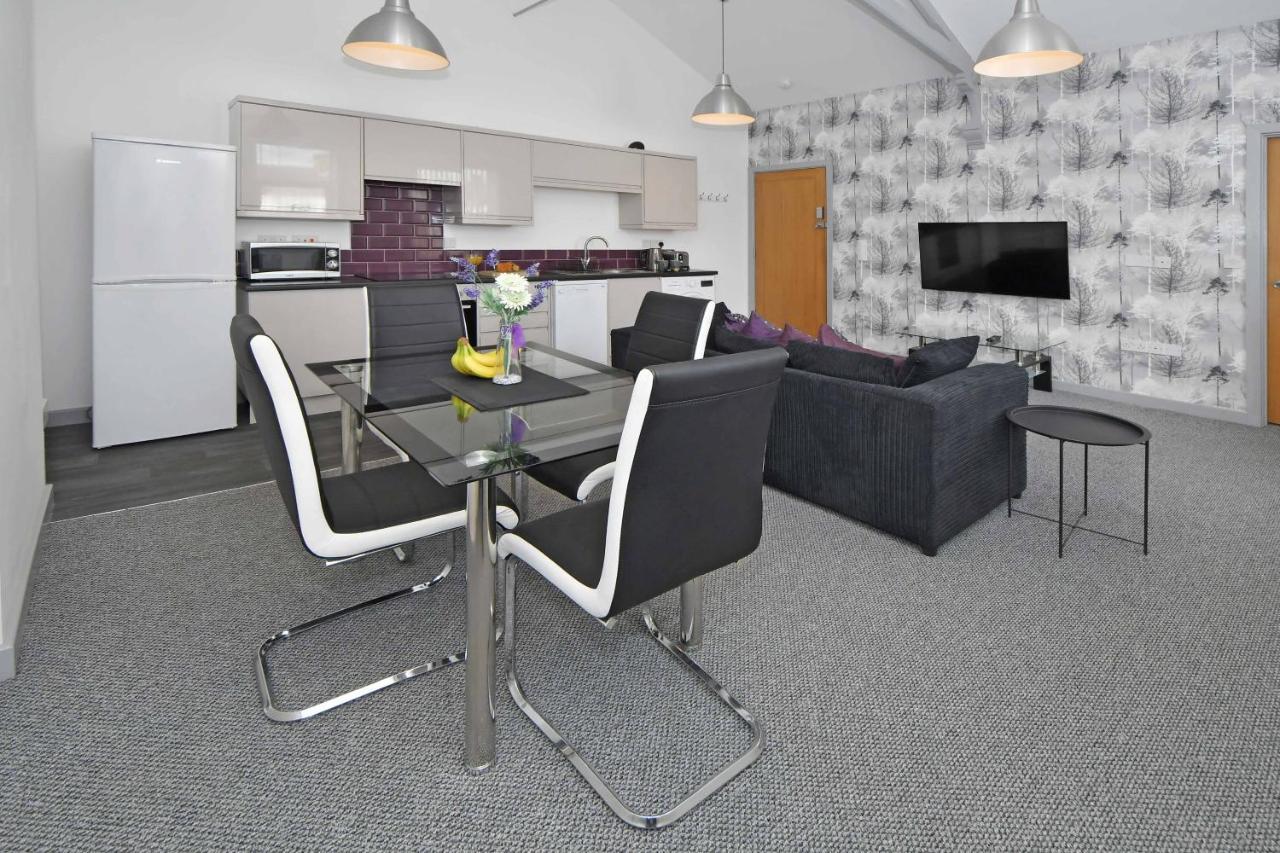 Smithfield By Yourstays - Gated With Private Car Park In Centre Apartment Stoke-on-Trent