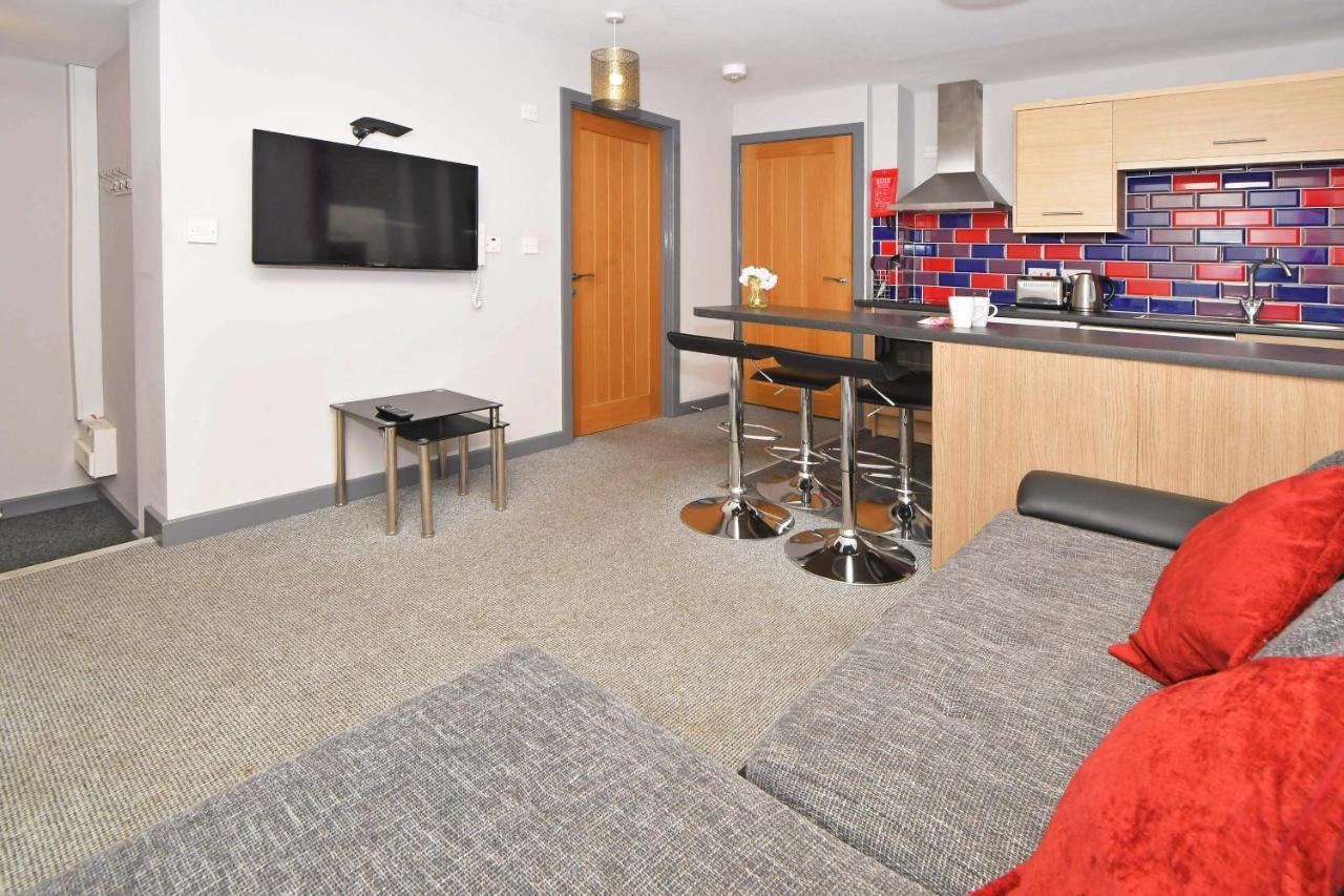 Smithfield By Yourstays - Gated With Private Car Park In Centre Apartment Stoke-on-Trent